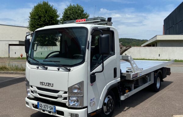 Dépanneuse Isuzu M21 Omars Carte blanche (Très faible kms et TVA récupérable)