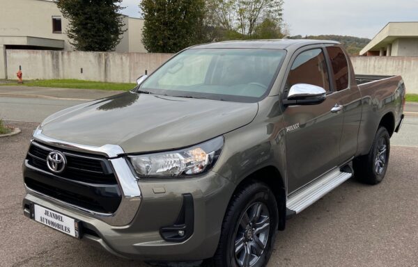 TOYOTA Hilux X-Tra Cab 4wd D4d 150cv Legend Bv6 (Faible kms)
