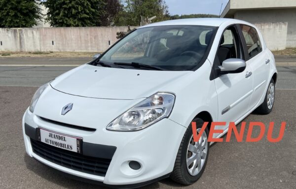 RENAULT Clio III 1.2 i 75 cv Collection (Faibles Kms)