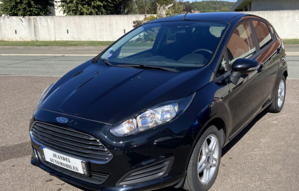 FORD Fiesta 1.25 i 82 ch Trend 5 portes (Faible Kms)